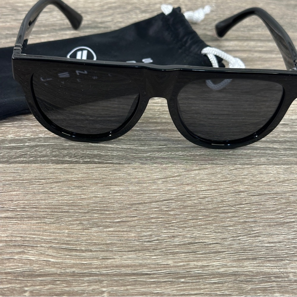 BLENDERS CLOVER SERIES‎ GLORY STYLE POLARIZED SUNGLASSES Black - Picture 2 of 6